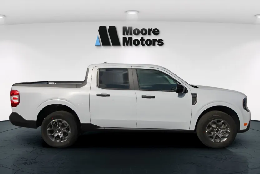 2025 Ford Maverick XLT photo 1