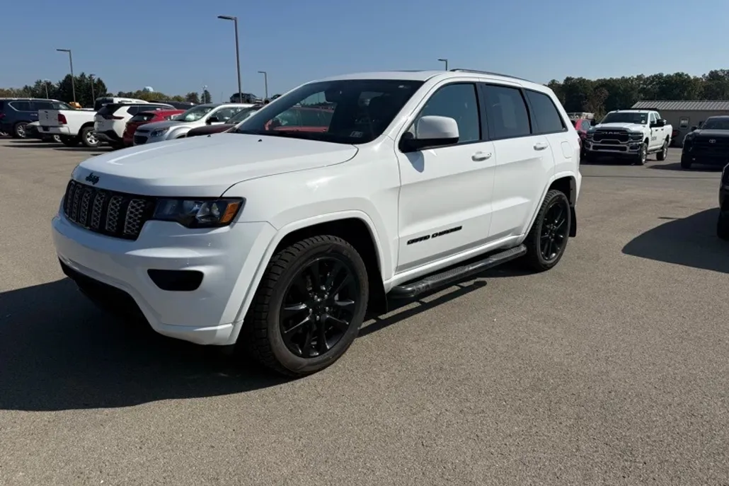 2019 Jeep Grand Cherokee Altitude photo 1