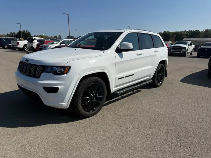2019 Jeep Grand Cherokee Altitude photo 1