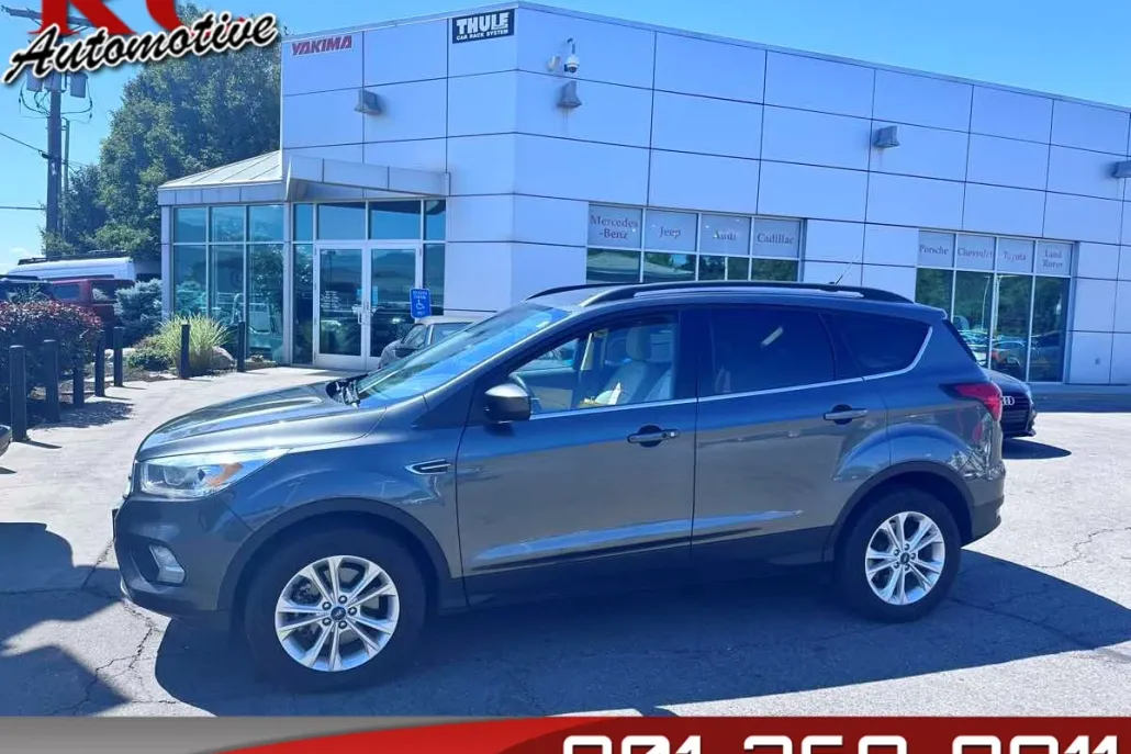 2019 Ford Escape SEL photo 1