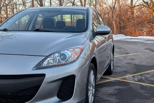 2012 Mazda Mazda3 Touring photo 3