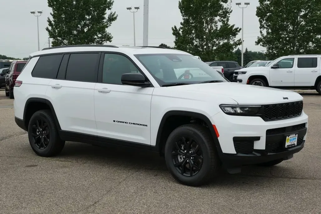 2025 Jeep Grand Cherokee Altitude X photo 1