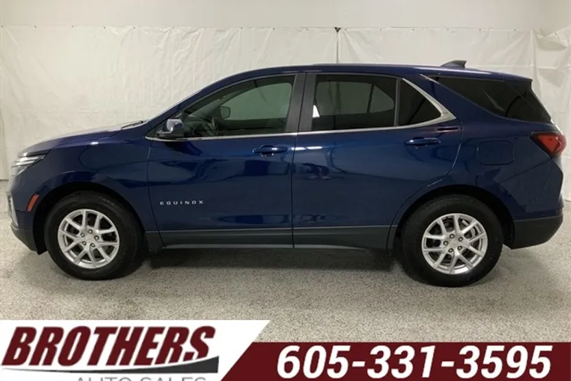 2022 Chevrolet Equinox LT photo 1