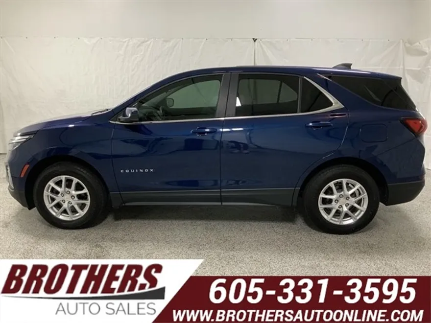 2022 Chevrolet Equinox LT photo 1