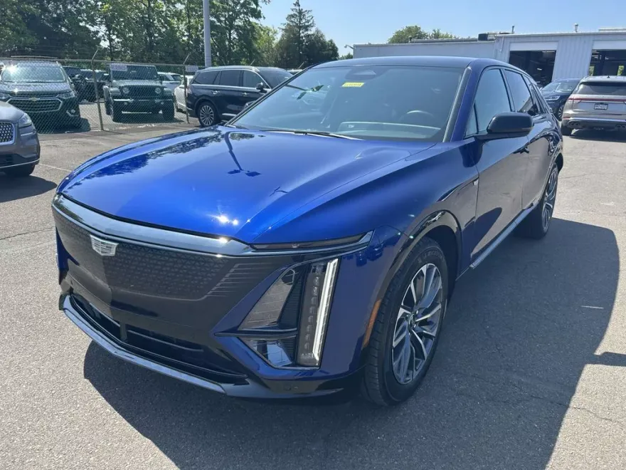 2024 Cadillac Lyriq Sport photo 1