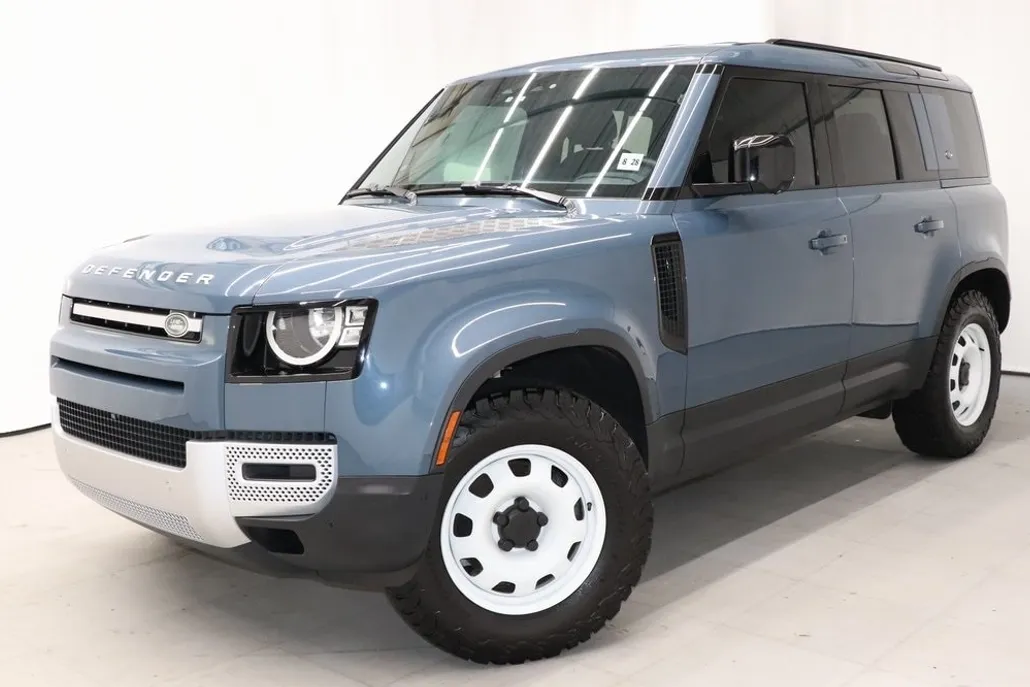 2023 Land Rover Defender 110 Standard photo 1