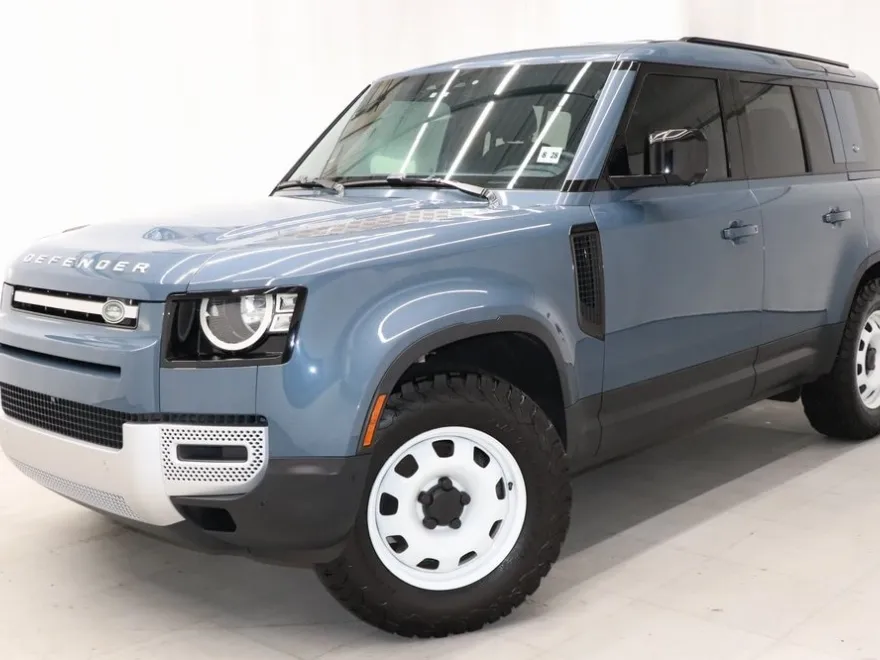 2023 Land Rover Defender 110 Standard photo 1