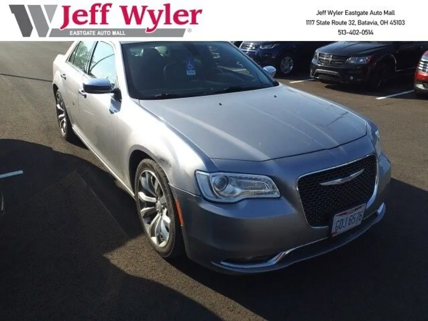 2018 Chrysler 300 Limited photo 1
