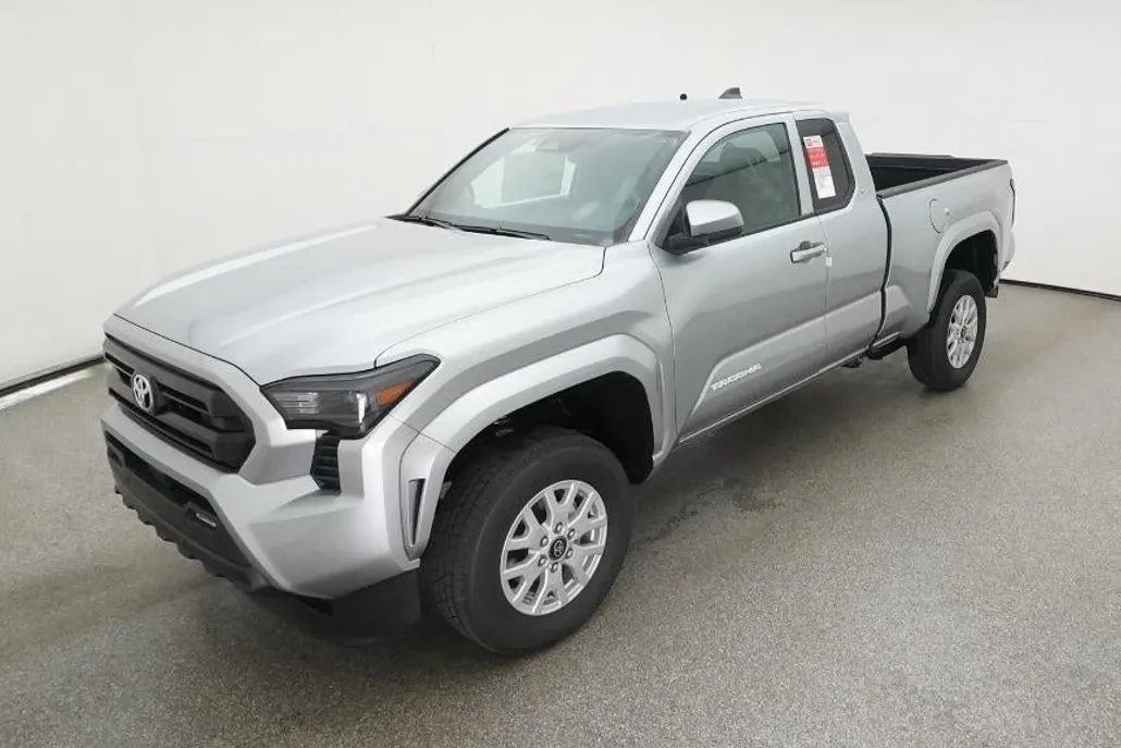 2025 Toyota Tacoma SR5 photo 1