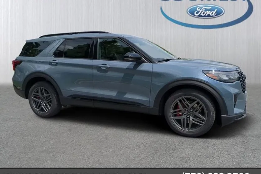 2025 Ford Explorer ST photo 1