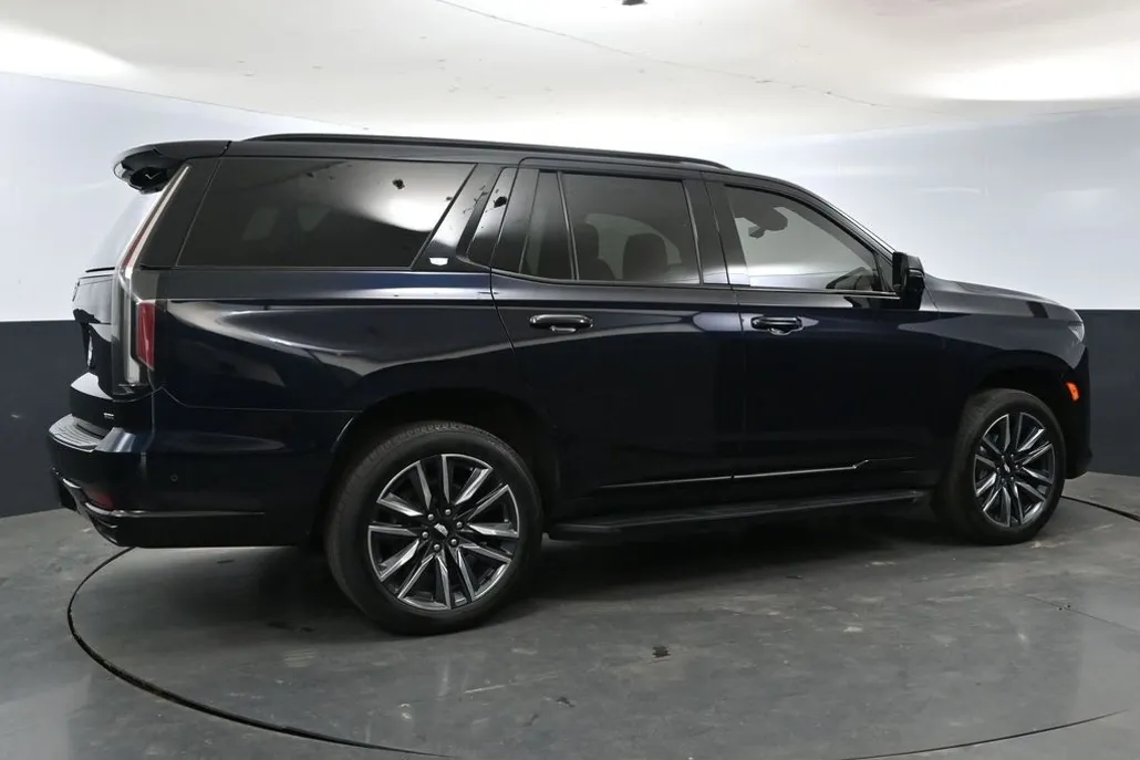 2023 Cadillac Escalade Sport photo 1