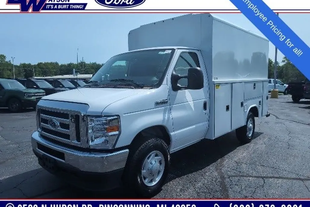 2025 Ford E-350 photo 1