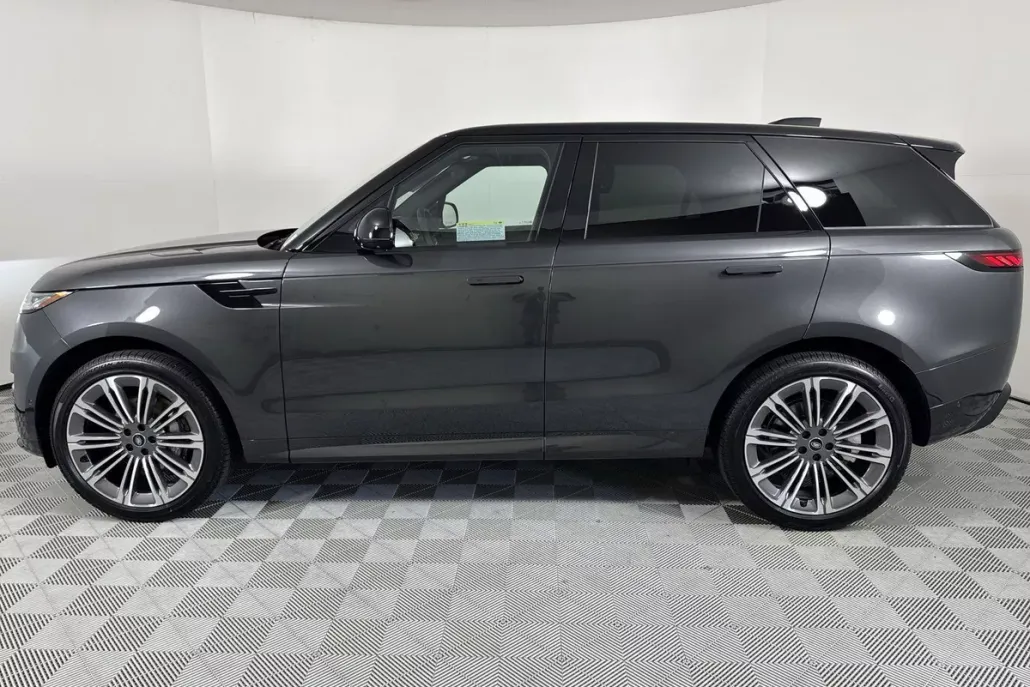 2025 Land Rover Range Rover Sport SE photo 1