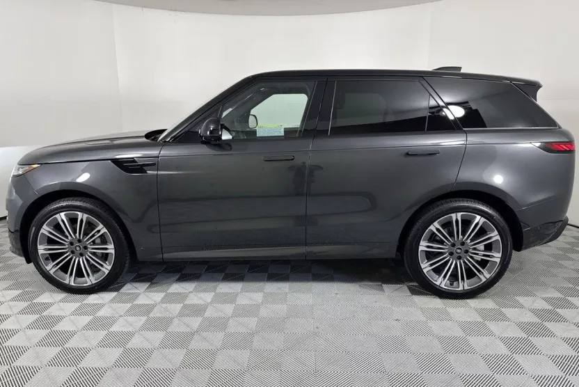 2025 Land Rover Range Rover Sport SE photo 1