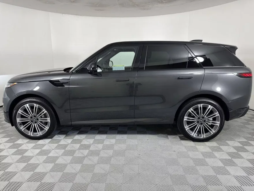 2025 Land Rover Range Rover Sport SE photo 1