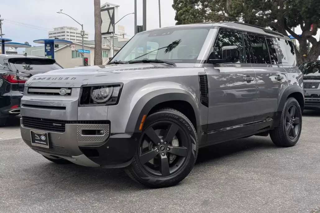 2022 Land Rover Defender X-Dynamic HSE photo 1