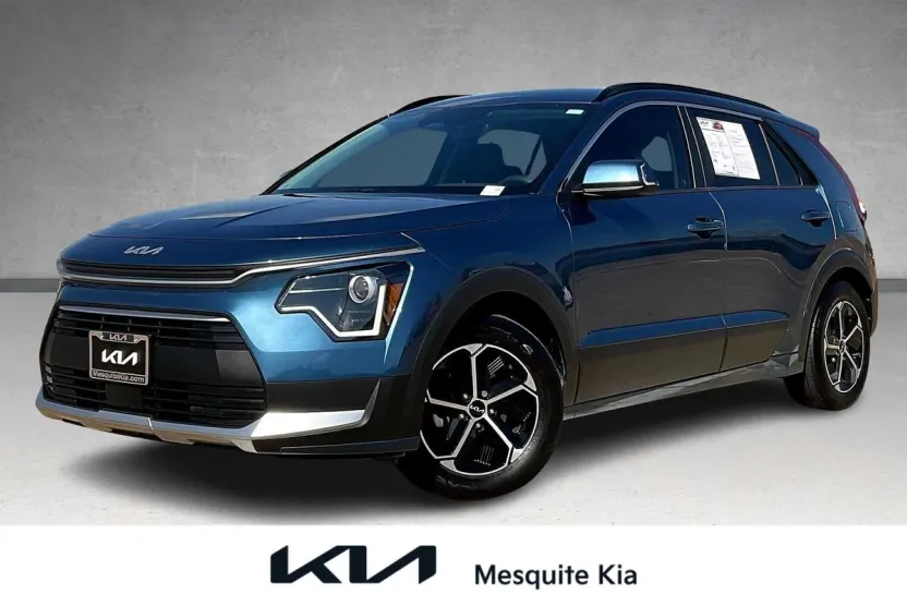2023 Kia Niro EX photo 1