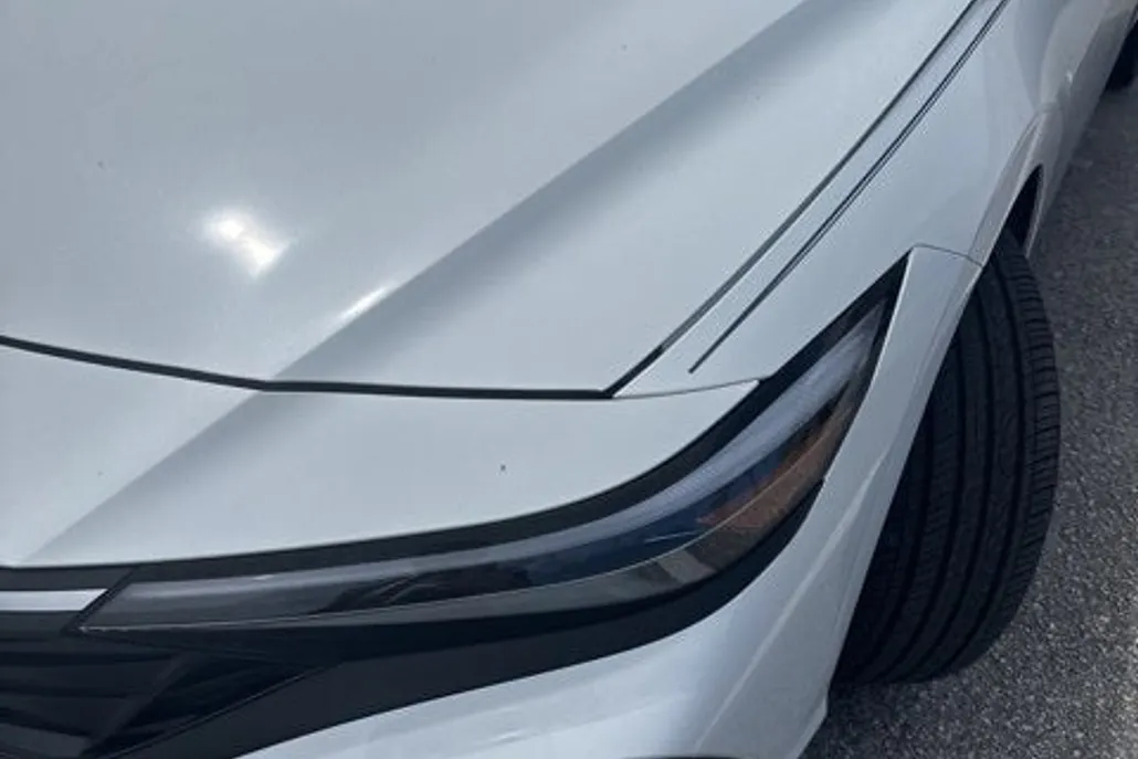 2025 Hyundai Elantra SEL Sport photo 1