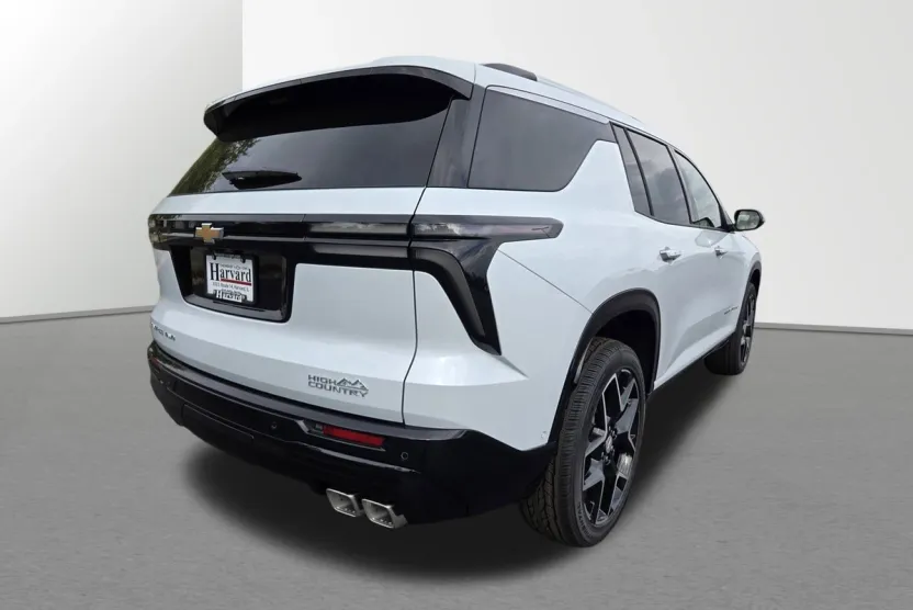 2026 Chevrolet Traverse High Country photo 1