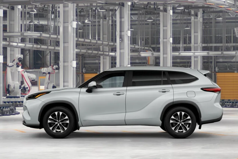 2025 Toyota Highlander Hybrid XLE photo 1