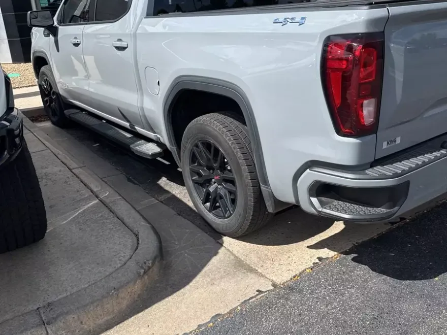 2024 Gmc Sierra 1500 Elevation photo 1