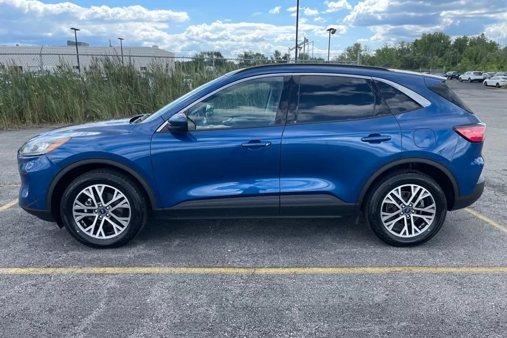 2022 Ford Escape SEL photo 1