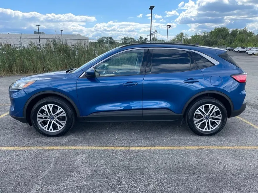 2022 Ford Escape SEL photo 1