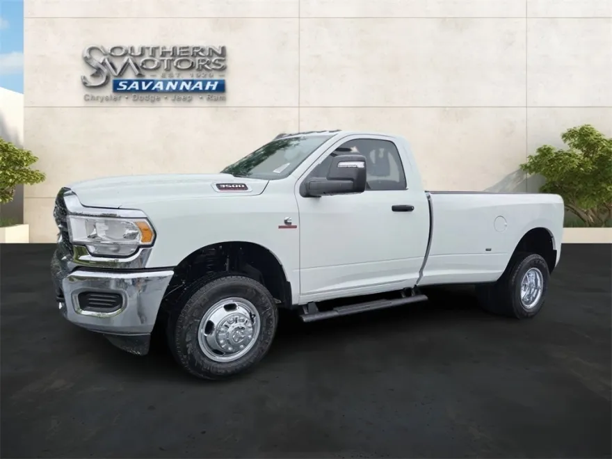 2024 Ram 3500 Tradesman photo 1