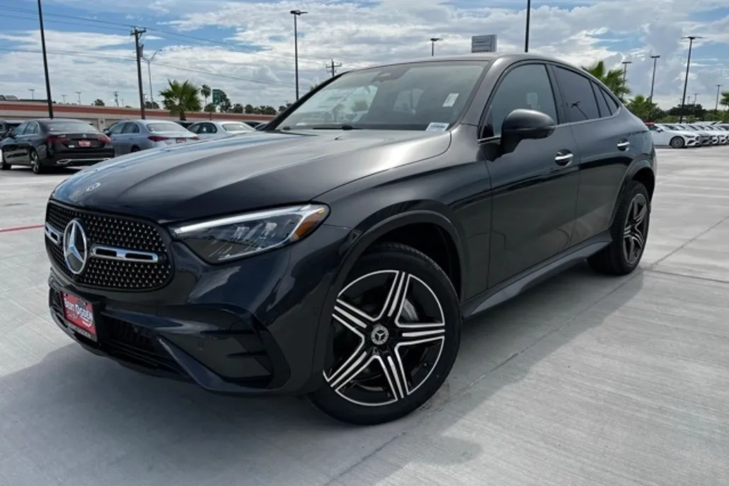 2026 Mercedes Benz GLC 300 4MATIC photo 1
