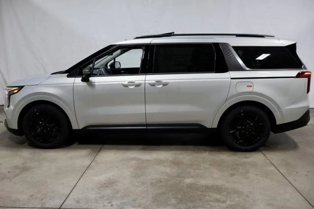 2026 Kia Carnival SX Prestige photo 1