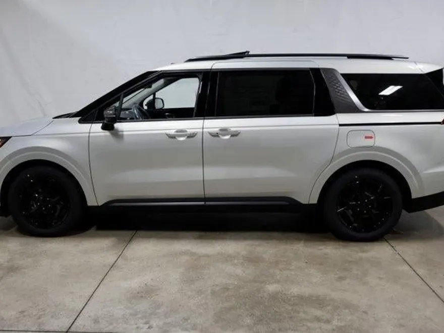 2026 Kia Carnival SX Prestige photo 1