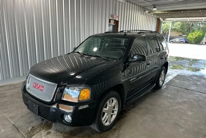 2009 Gmc Envoy Denali photo 1