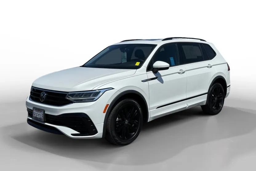 2022 Volkswagen Tiguan SE R-Line Black photo 1