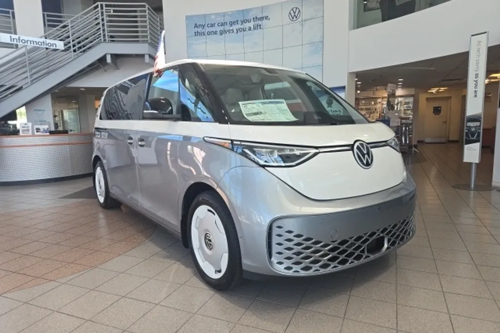 2025 Volkswagen ID. Buzz photo 1