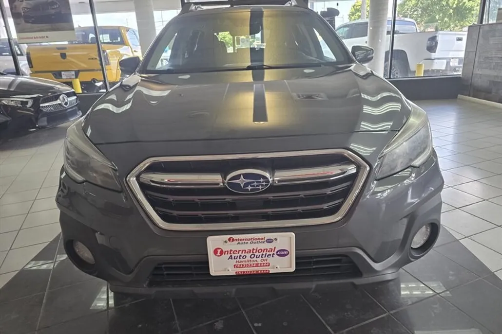2019 Subaru Outback 2.5i Premium photo 1