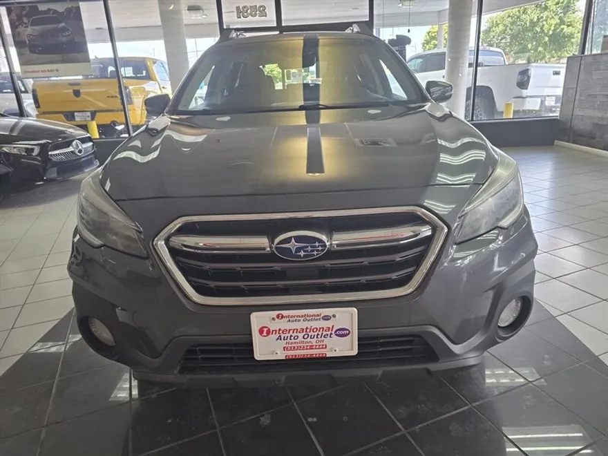 2019 Subaru Outback 2.5i Premium photo 1