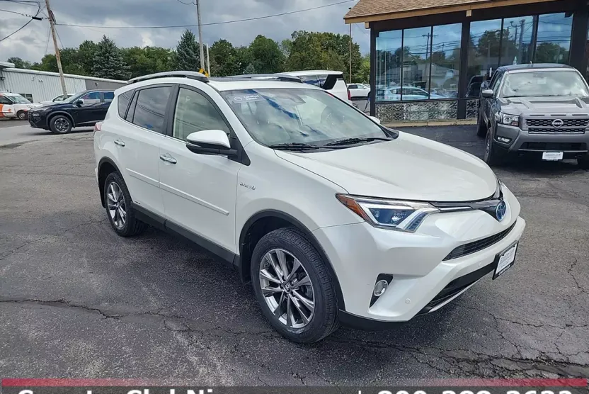 2017 Toyota RAV4 Hybrid Limited photo 1