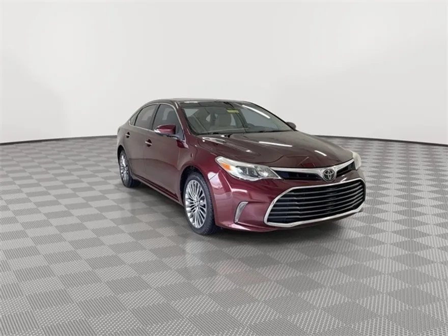 2018 Toyota Avalon Limited photo 1