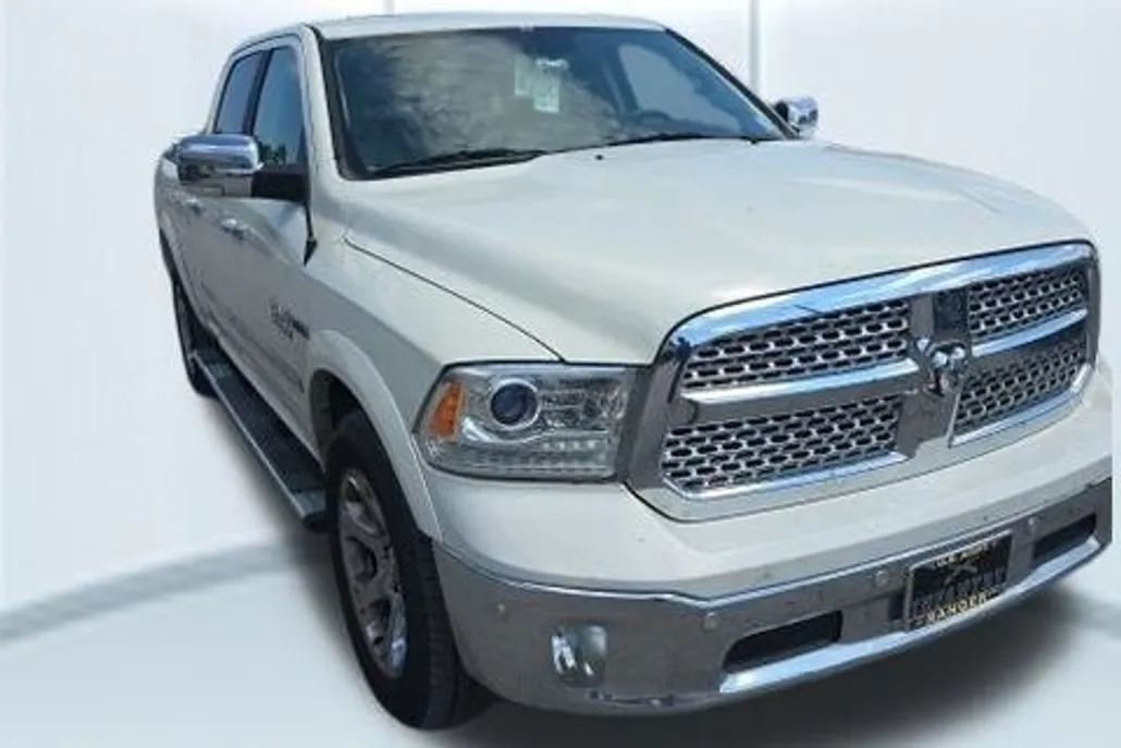 2018 Ram 1500 Laramie photo 1