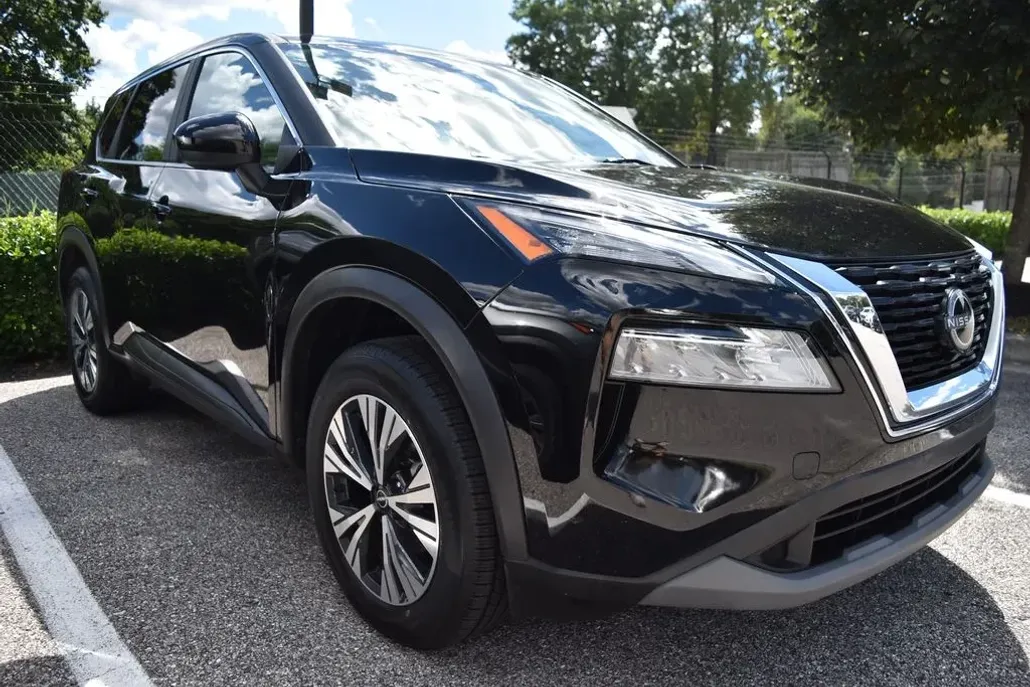 2023 Nissan Rogue SV photo 1