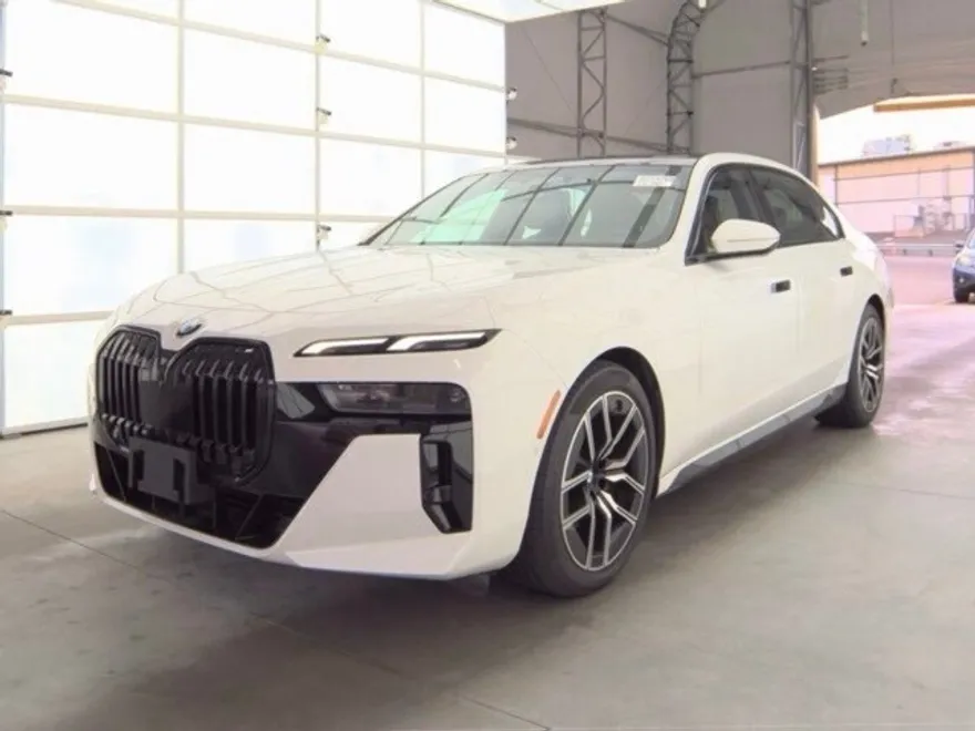2023 Bmw 740i photo 1