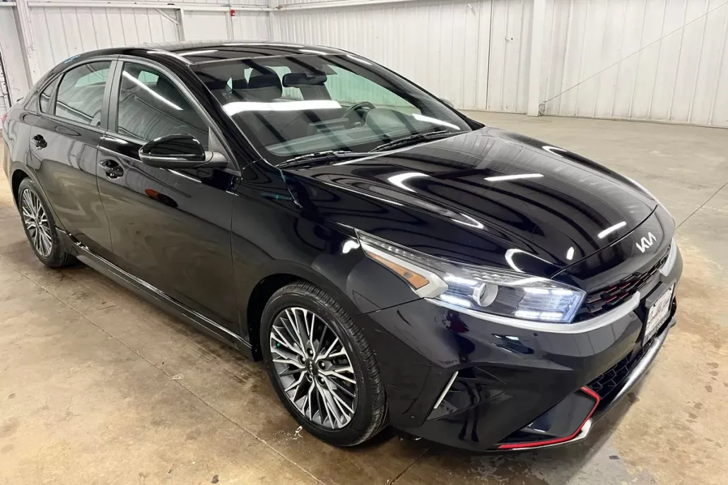 2023 Kia Forte GT-Line photo 1