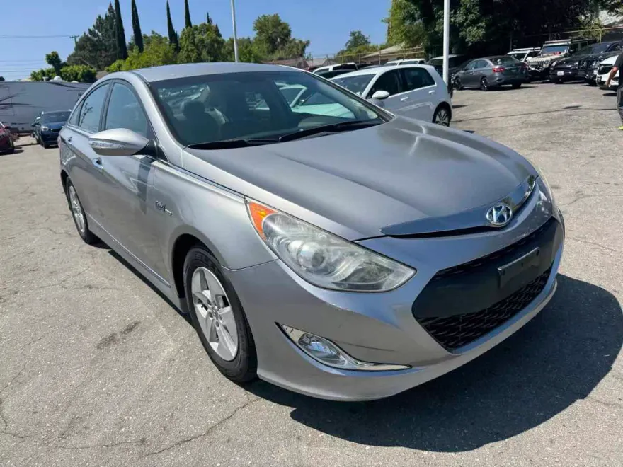 2012 Hyundai Sonata Hybrid photo 1