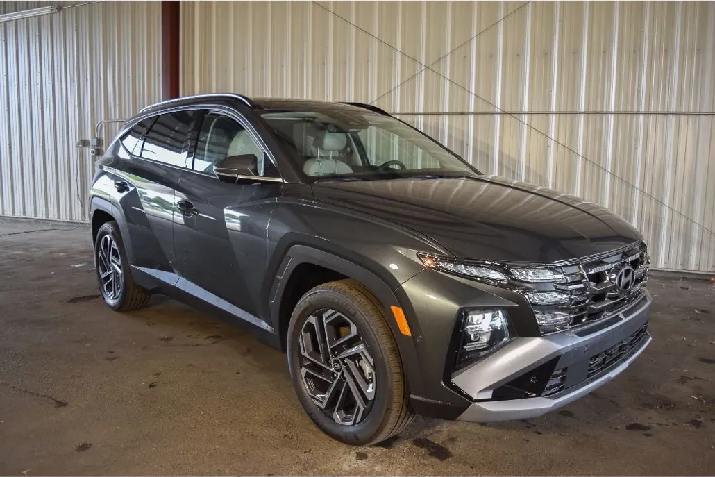 2025 Hyundai Tucson Hybrid Limited photo 1