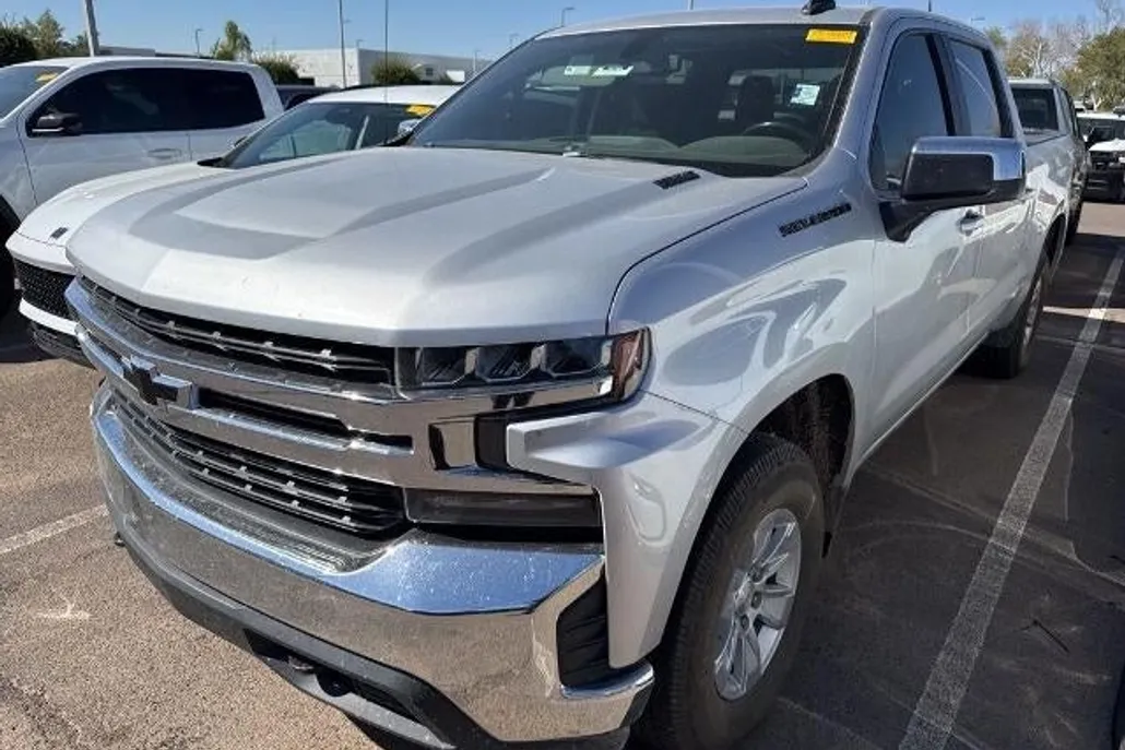 2021 Chevrolet Silverado LT photo 1