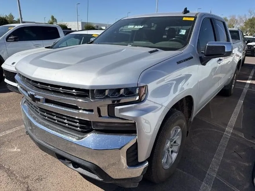 2021 Chevrolet Silverado LT photo 1