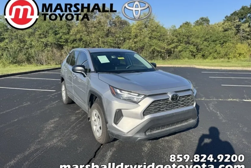 2024 Toyota RAV4 LE photo 1