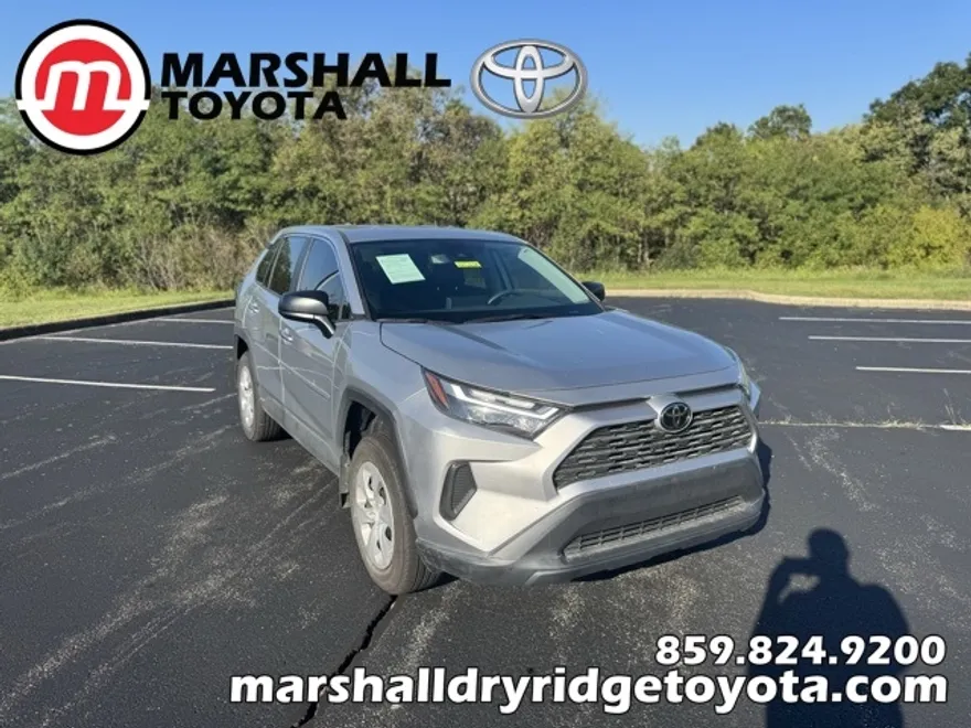 2024 Toyota RAV4 LE photo 1