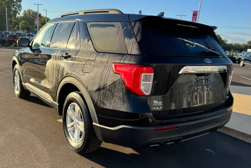 2020 Ford Explorer XLT photo 1
