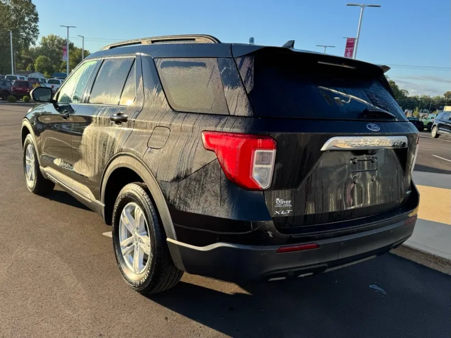 2020 Ford Explorer XLT photo 1